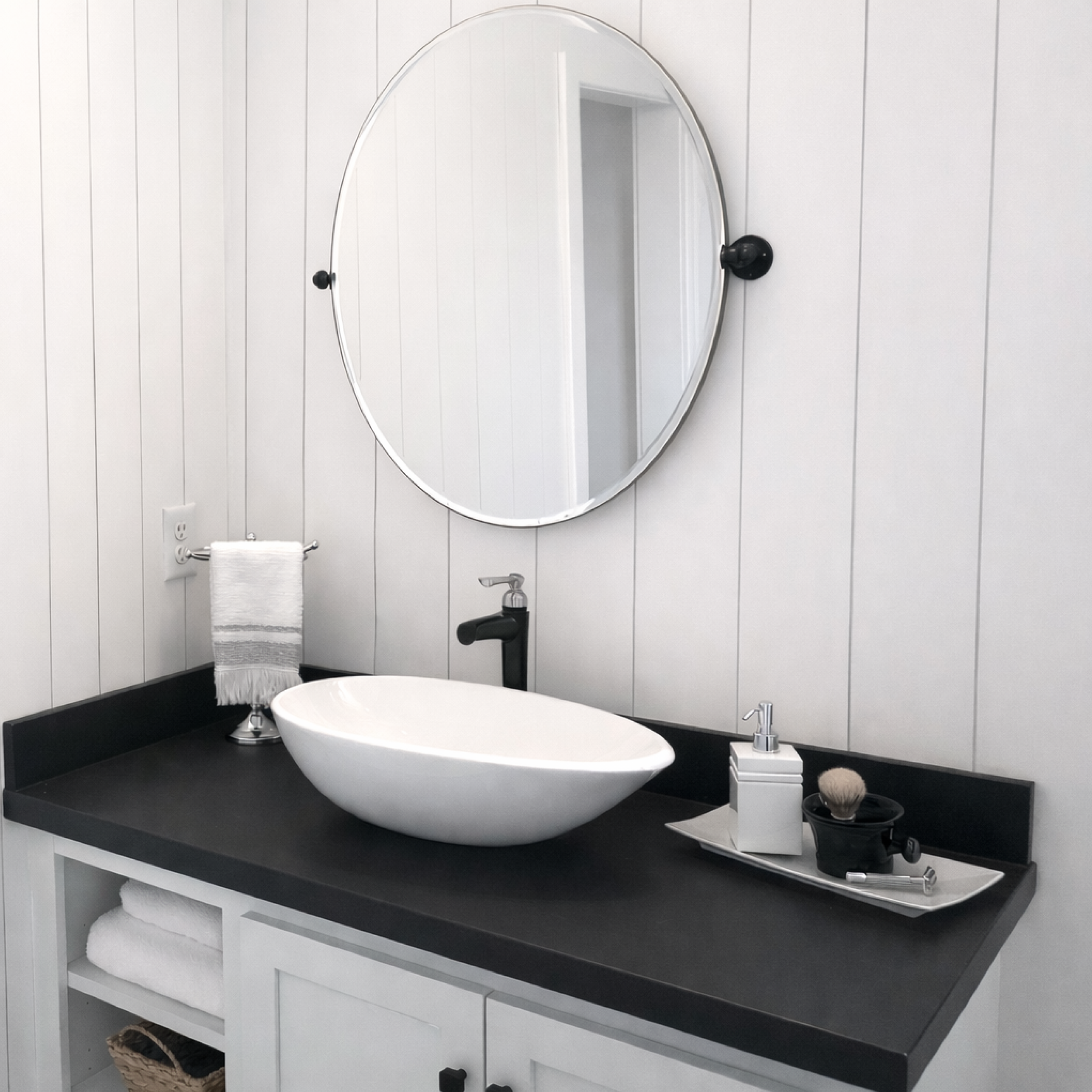 Pivoting Frameless Mirror